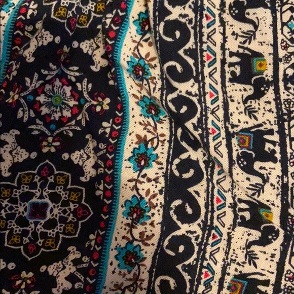 Chic pattern shorts - Picture 2 of 4